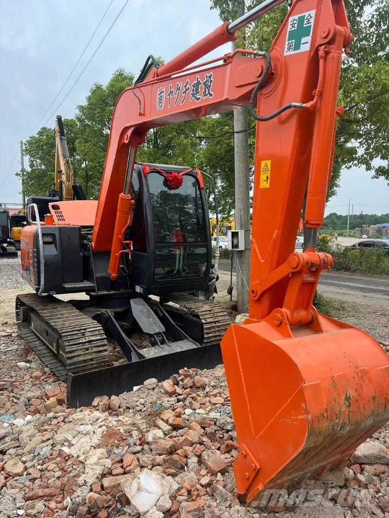 Hitachi ZX70 Közepes (midi) kotrók 7 t - 12 t