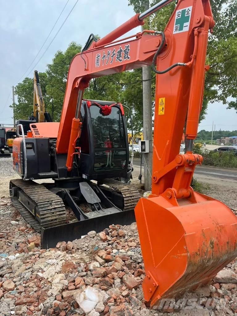 Hitachi ZX70 Közepes (midi) kotrók 7 t - 12 t