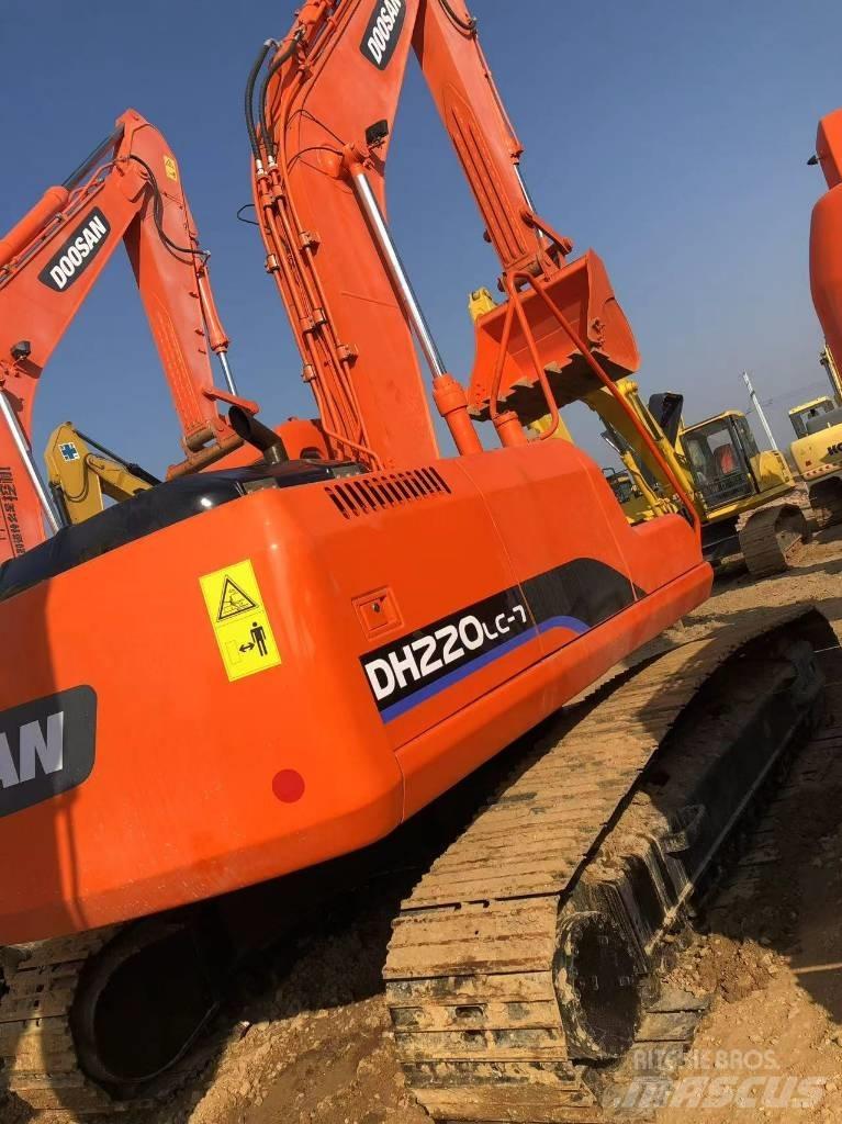 Doosan 220-7 Lánctalpas kotrók