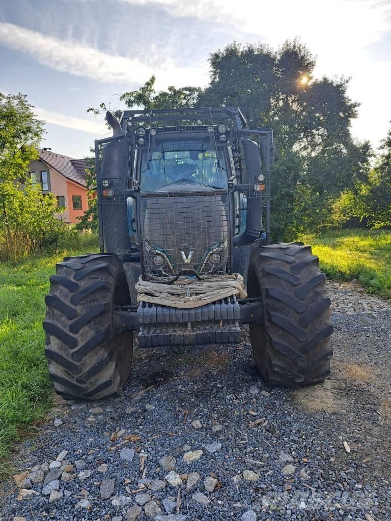 Valtra T 234 Direct Erdészeti traktorok