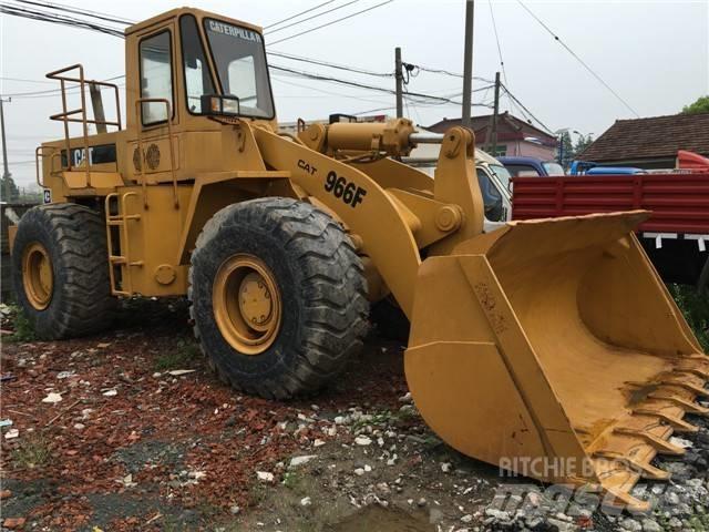 CAT 966 F Gumikerekes homlokrakodók