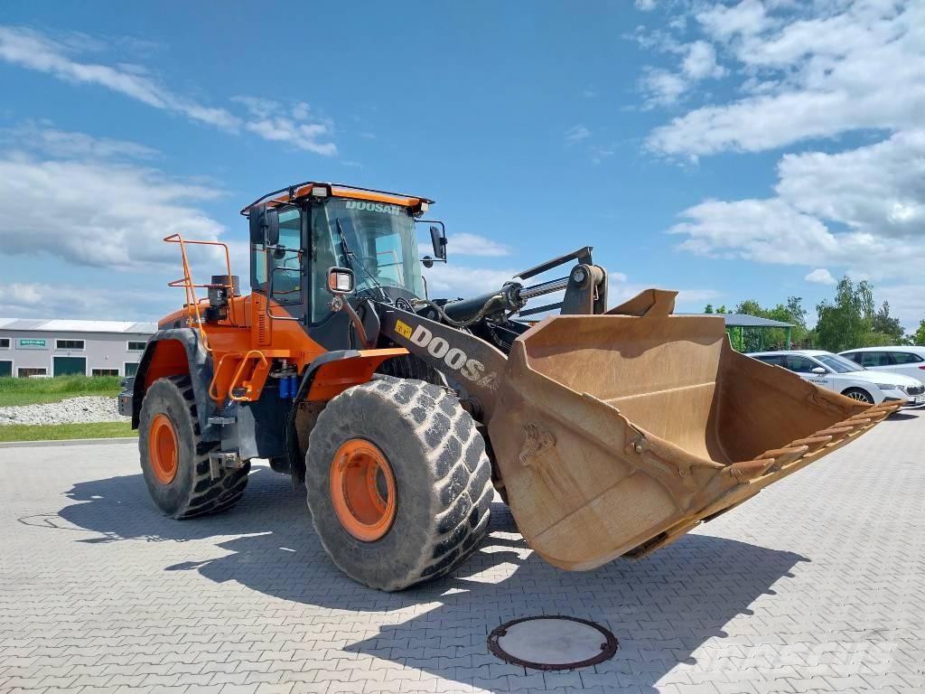 Doosan DL 420CVT-5 Gumikerekes homlokrakodók