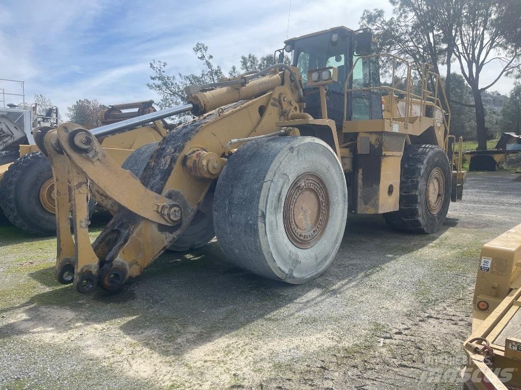 CAT 988 H Gumikerekes homlokrakodók