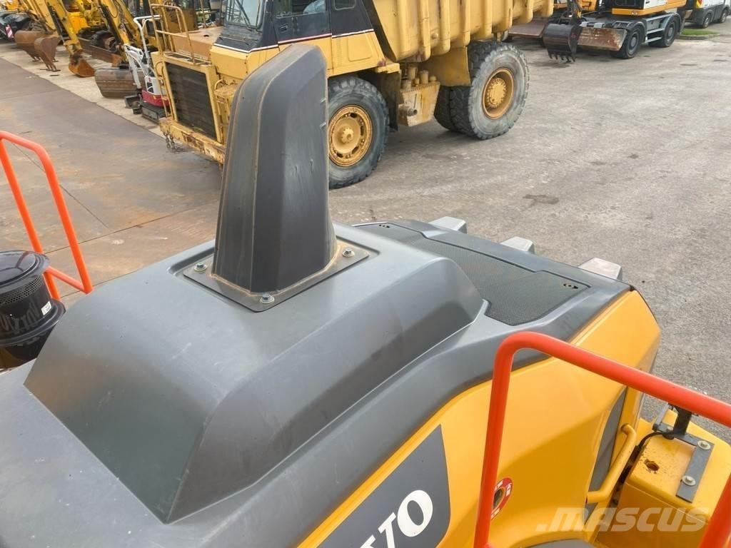 Volvo L120H NVT Gumikerekes homlokrakodók