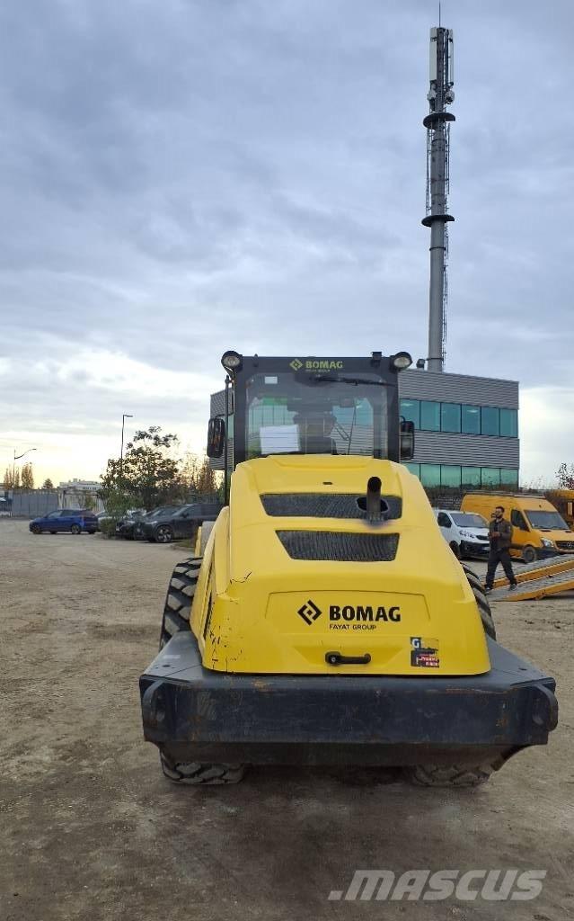 Bomag BW219D5 Tampers