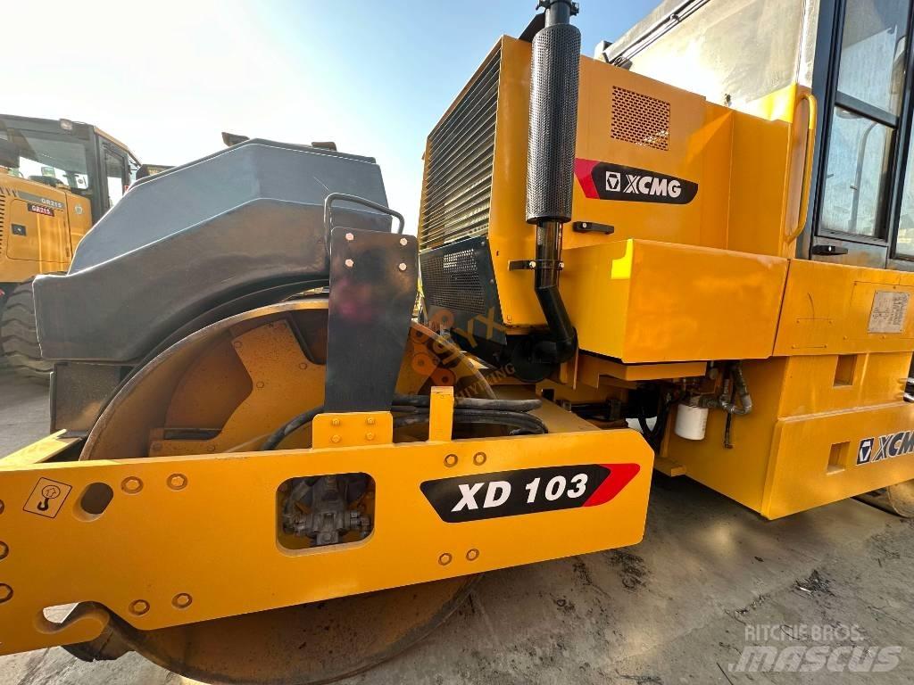XCMG XD 103 Ikerdobos hengerek