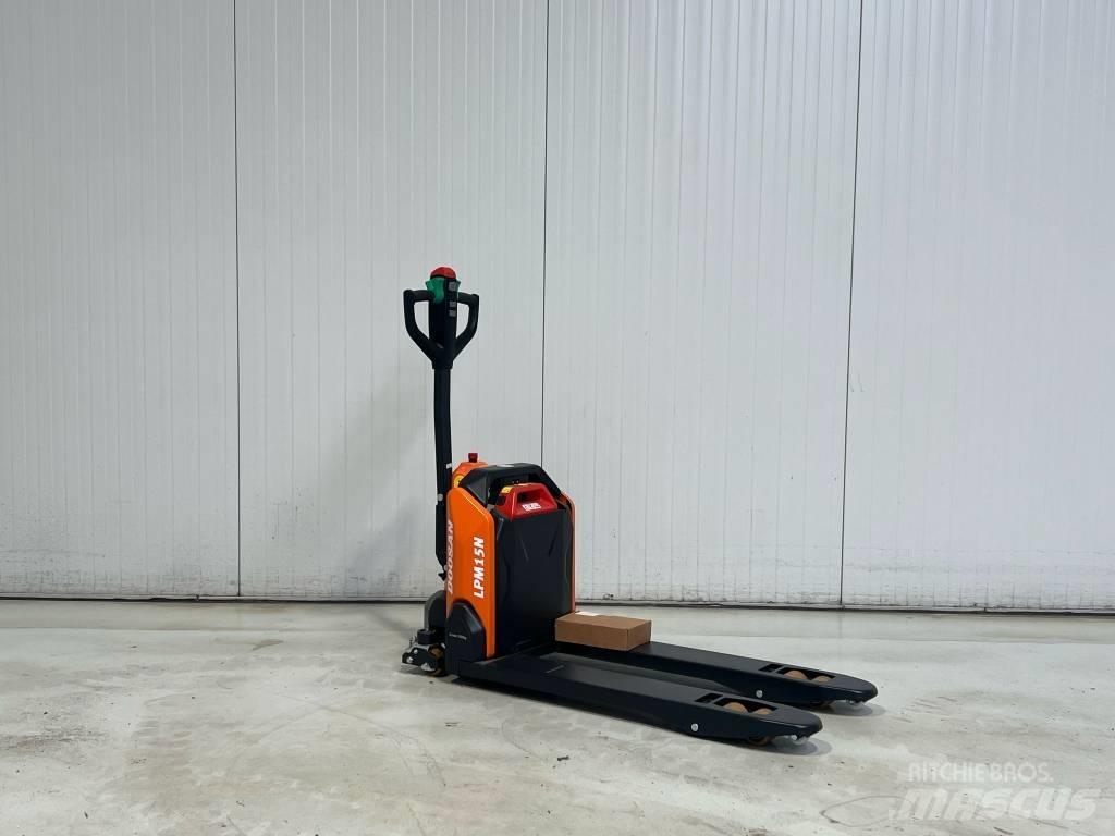 Doosan LPM15N-7 Alacsony emelőkocsi