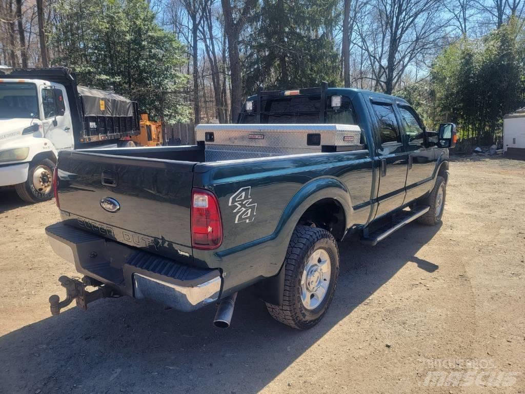 Ford F350 XLT Kis teherszállító/Platós kocsi