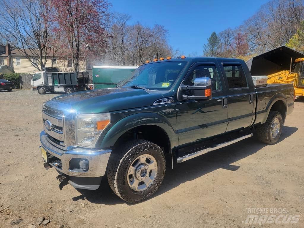 Ford F350 XLT Kis teherszállító/Platós kocsi