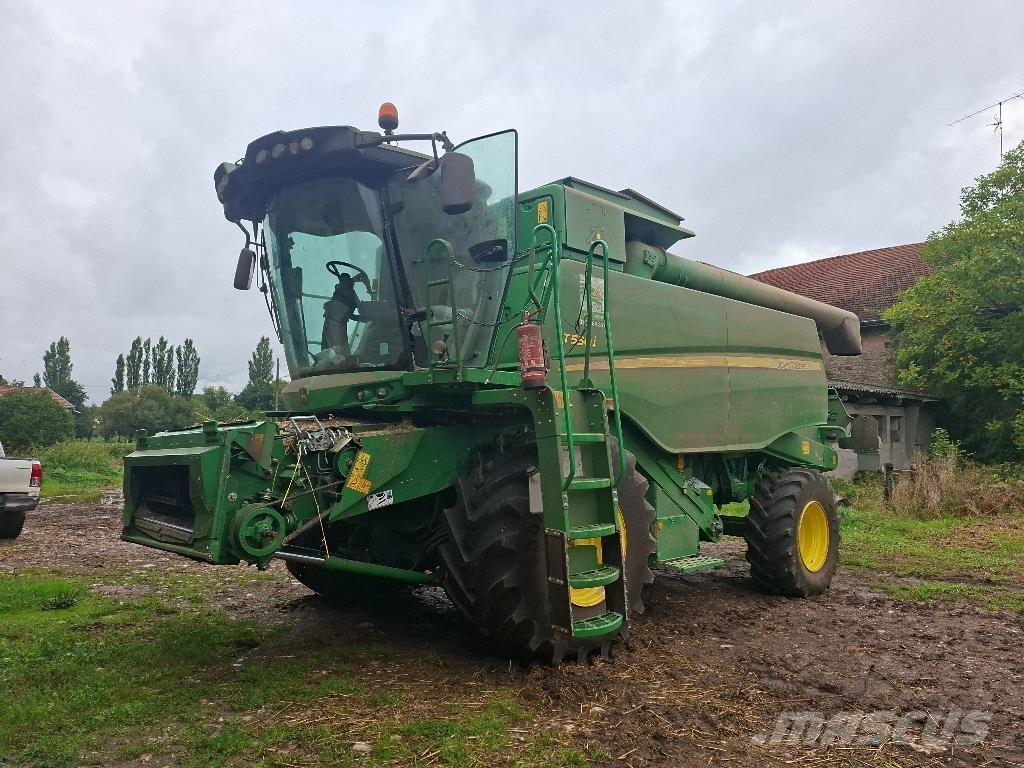 John Deere T550i Kombájnok