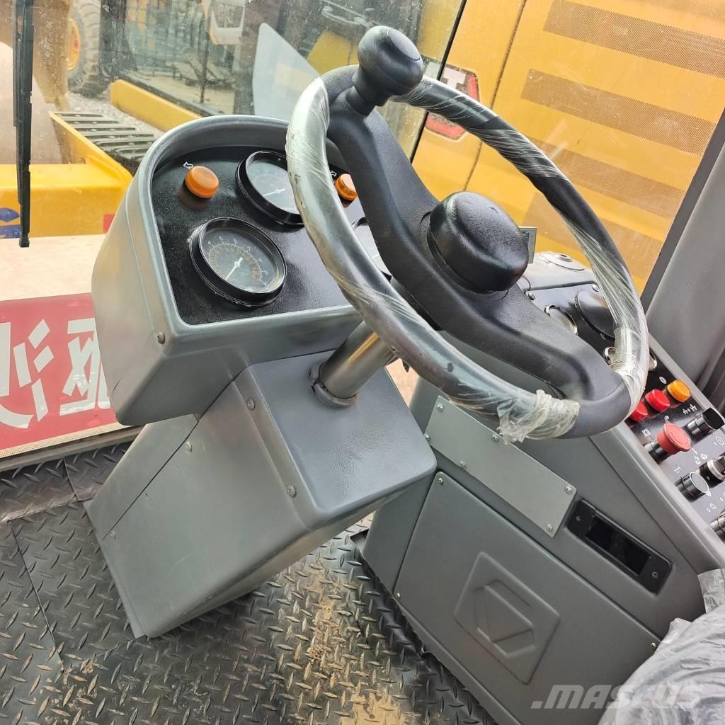 XCMG XS 143 J Egydobos hengerek