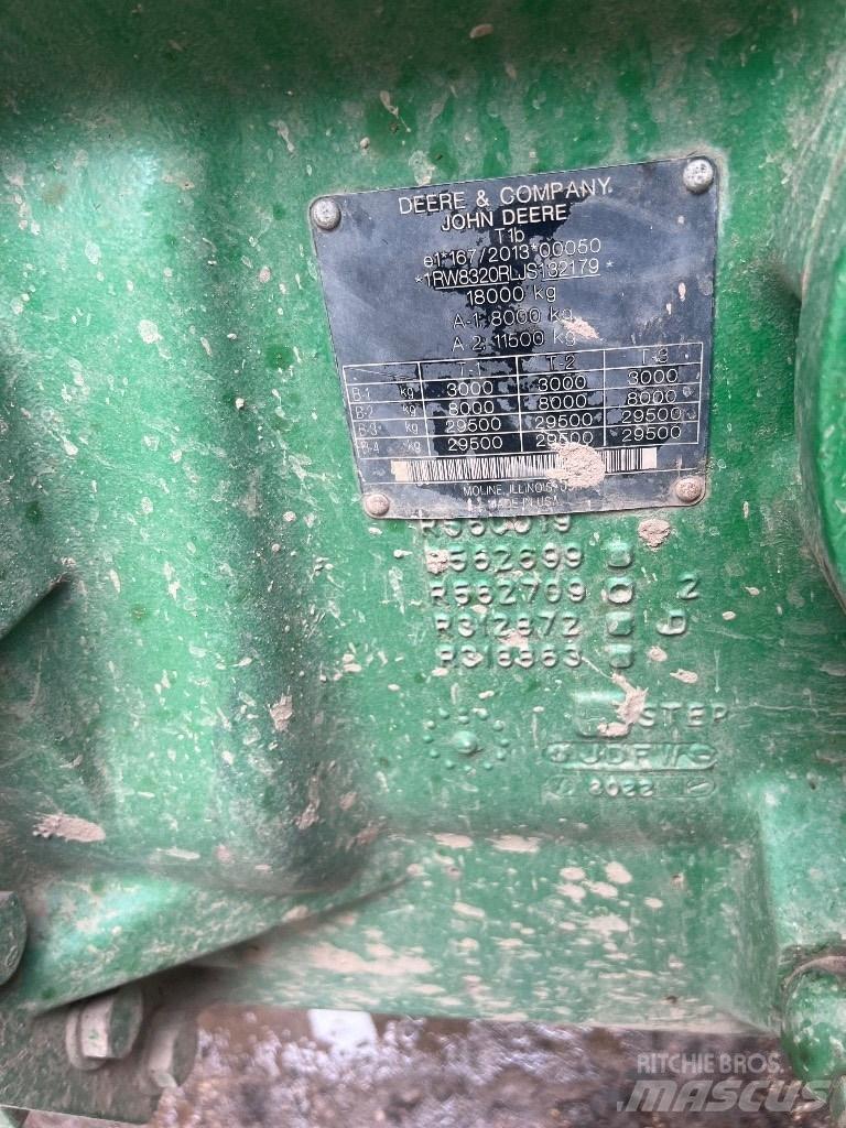 John Deere 8320R Traktorok