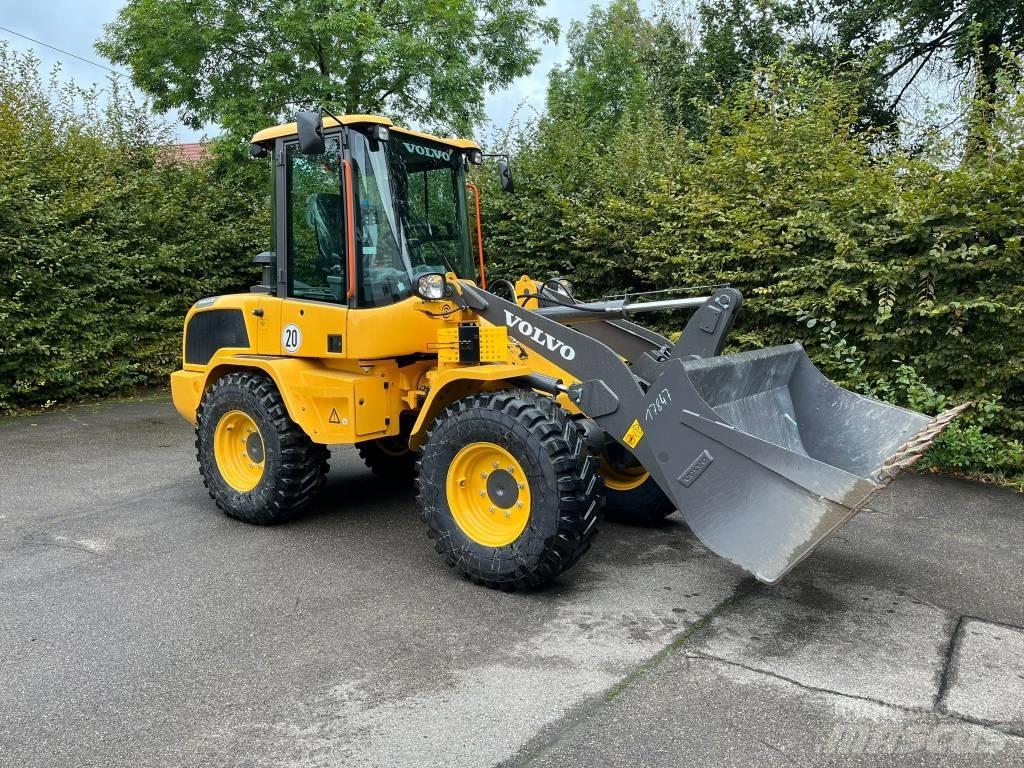 Volvo L 30 H Gumikerekes homlokrakodók