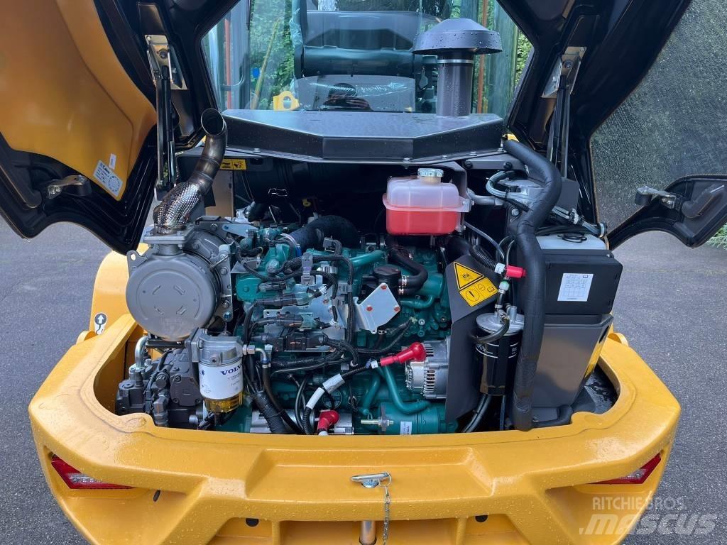 Volvo L 30 H Gumikerekes homlokrakodók