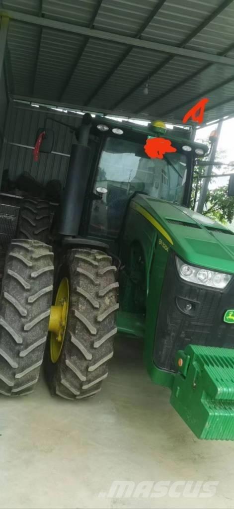 John Deere 8R·3204 Traktorok