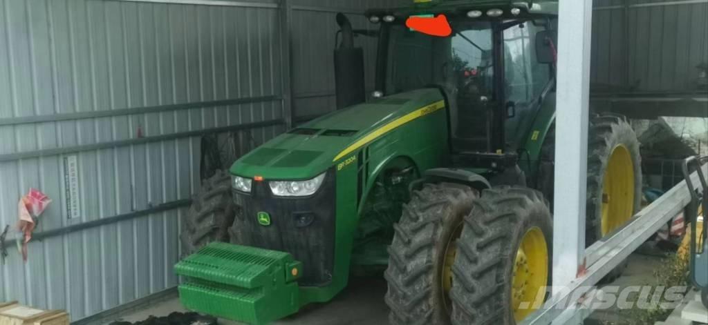 John Deere 8R·3204 Traktorok