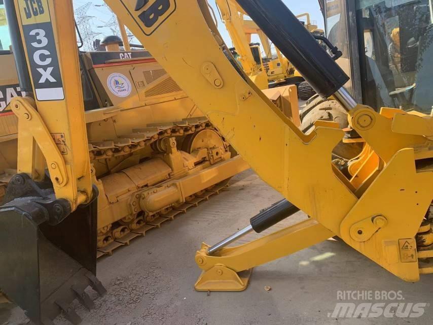JCB 3 CX Gumikerekes homlokrakodók