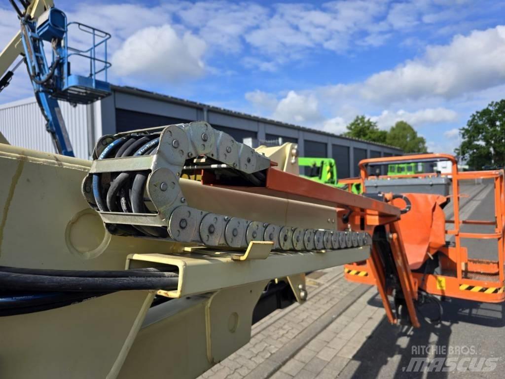 JLG E 450 AJ Karos emelők