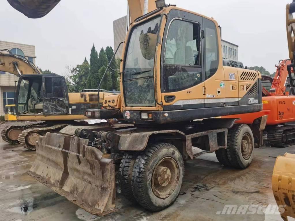 Hyundai R210W-9 Gumikerekes kotrók
