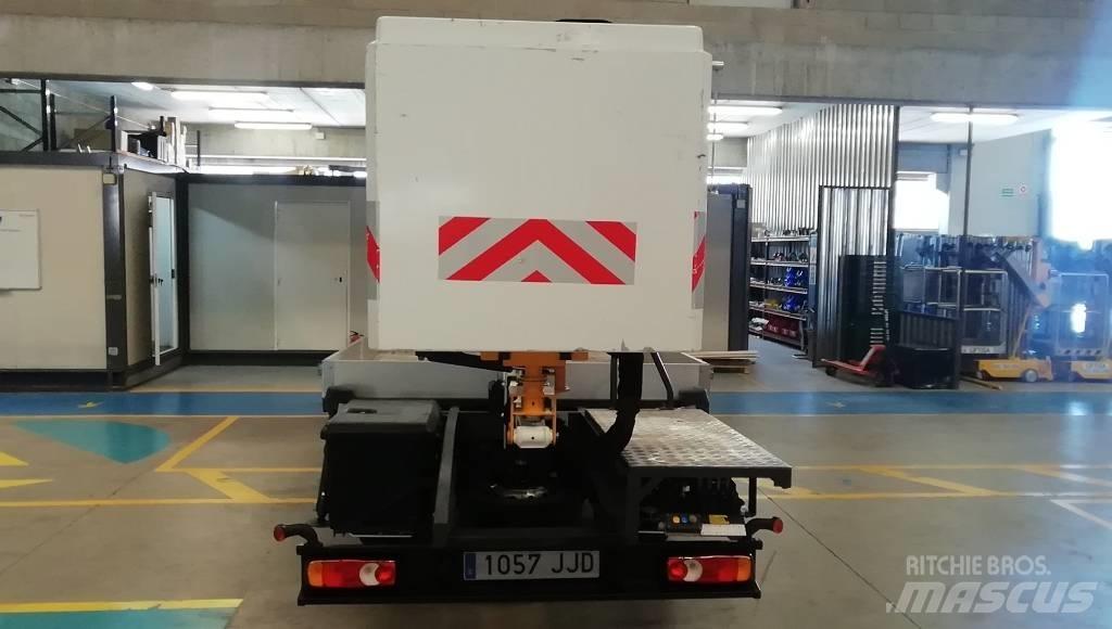 Nissan CABSTAR NT400 Teherautóra szerelt emelők és állványok