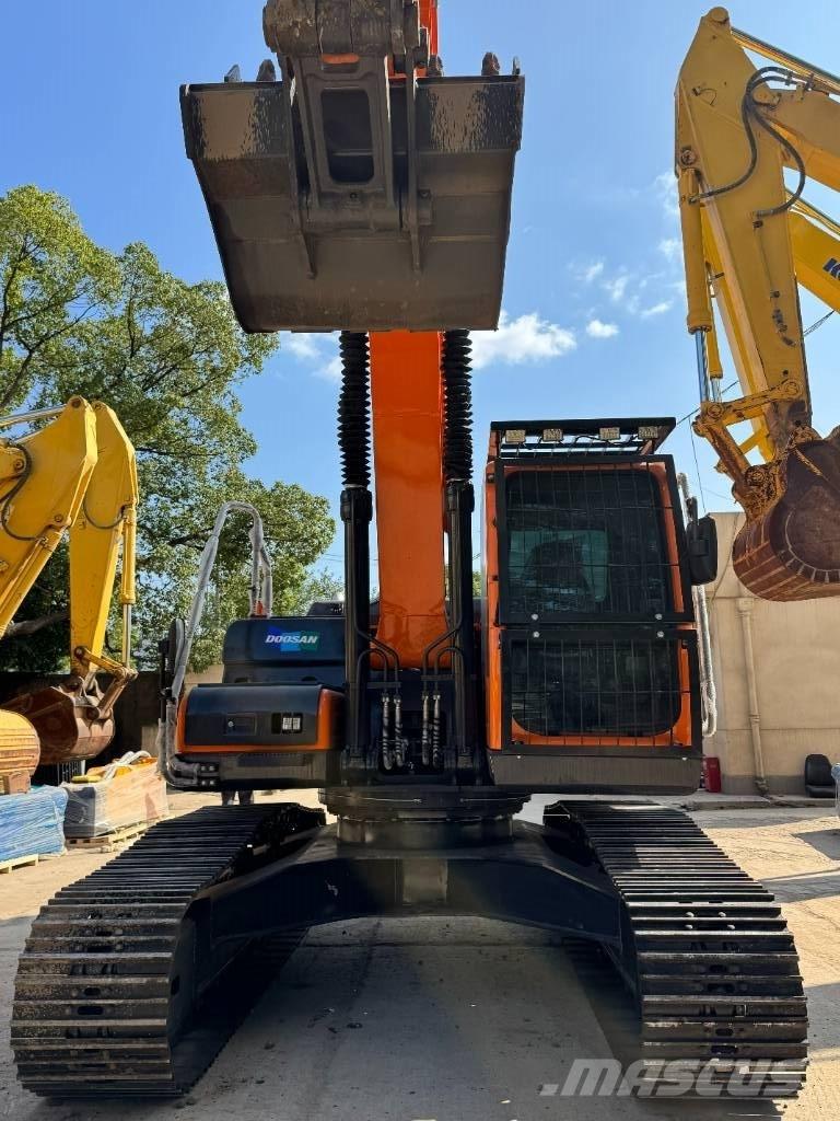 Doosan DX 225 Lánctalpas kotrók