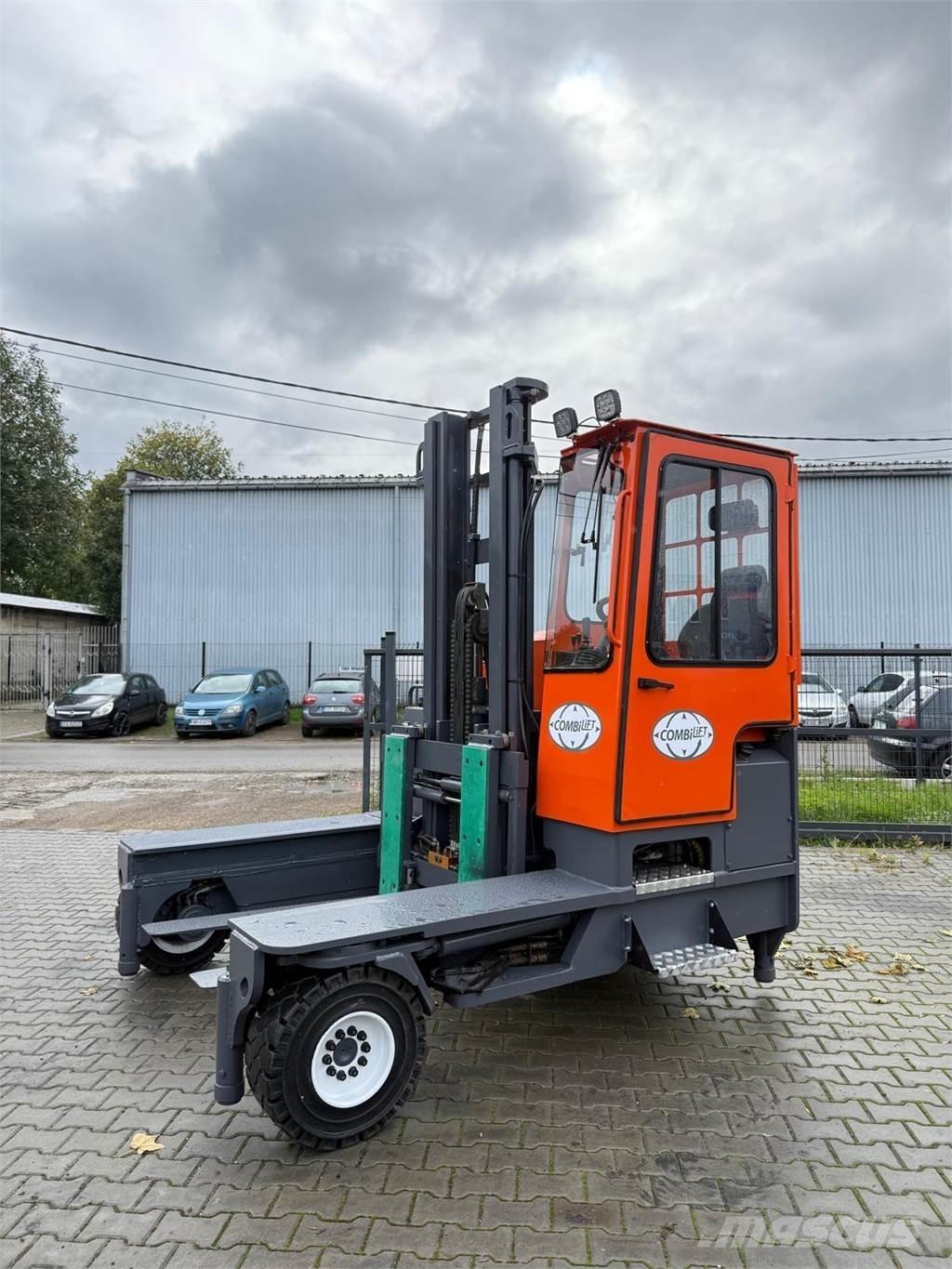 Combilift C5000 XL Tolóoszlopos négyutas targonca