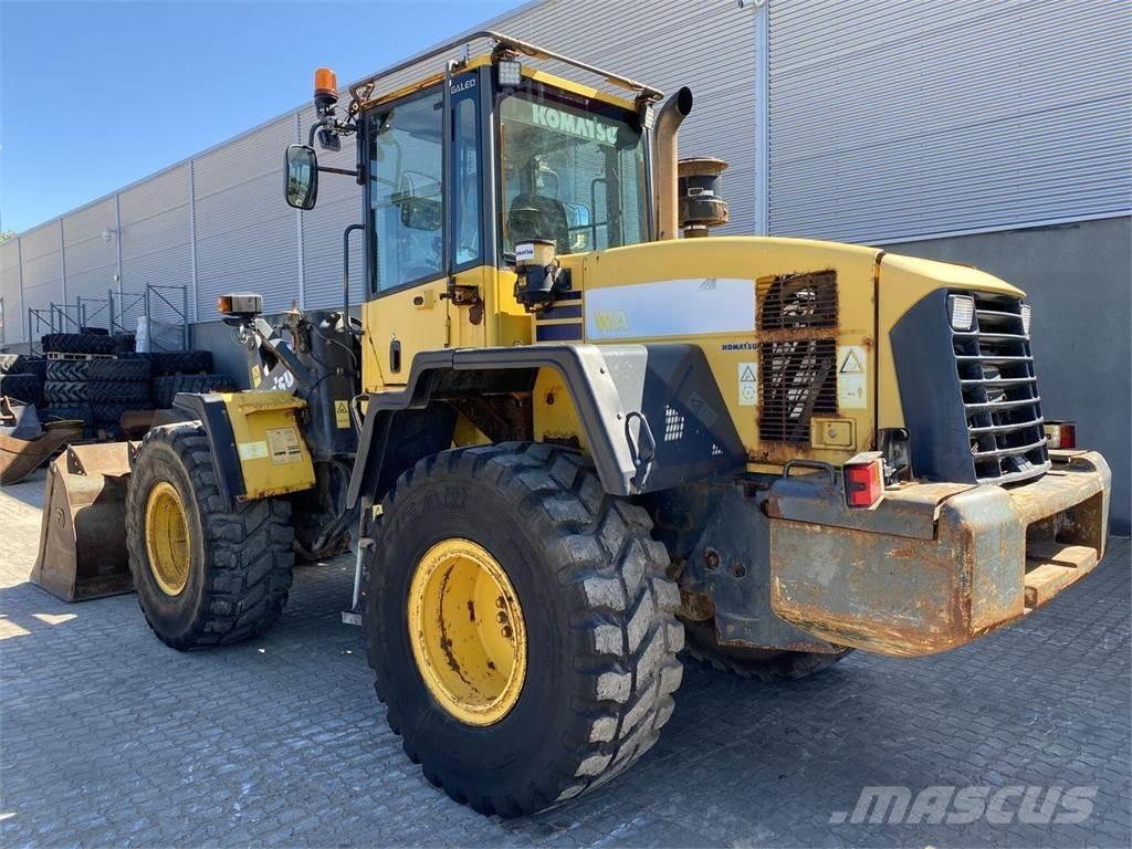 Komatsu WA250PZ-5 Gumikerekes homlokrakodók