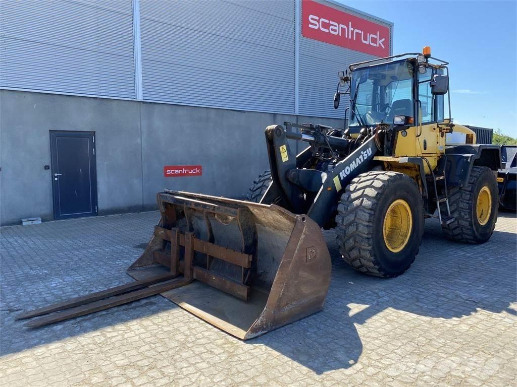 Komatsu WA250PZ-5 Gumikerekes homlokrakodók