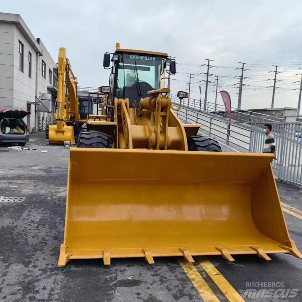 CAT 966 H Gumikerekes homlokrakodók