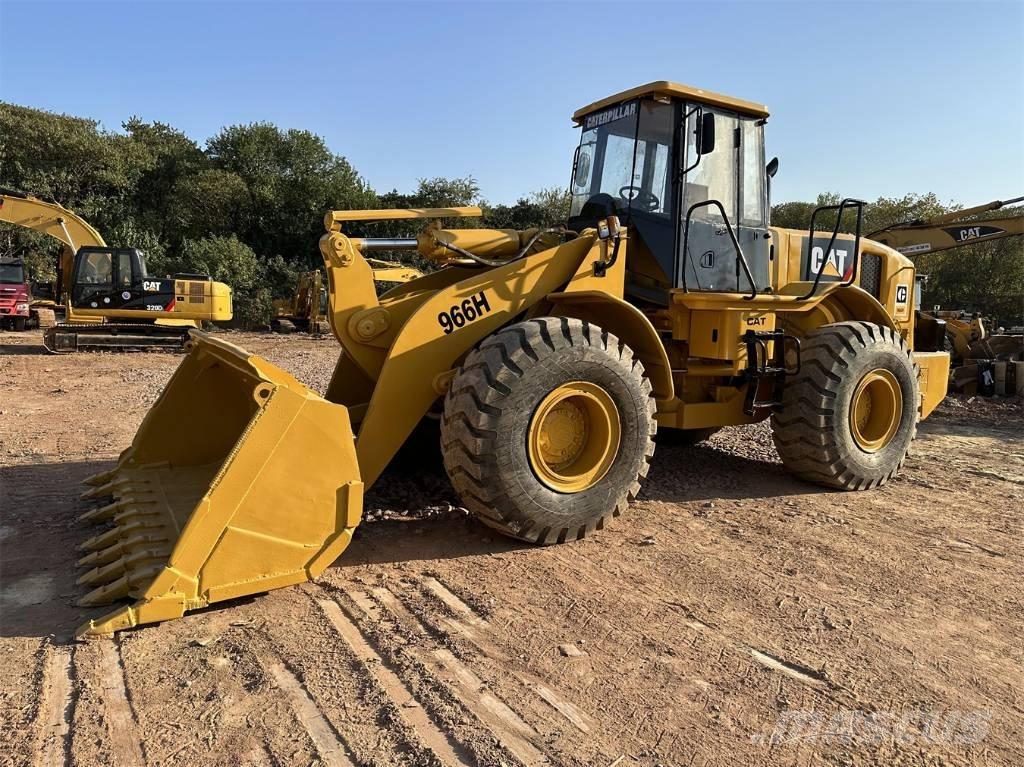 CAT 966H Gumikerekes homlokrakodók