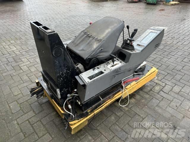 Liebherr Litronic Vezetőfülke és belső tartozékok