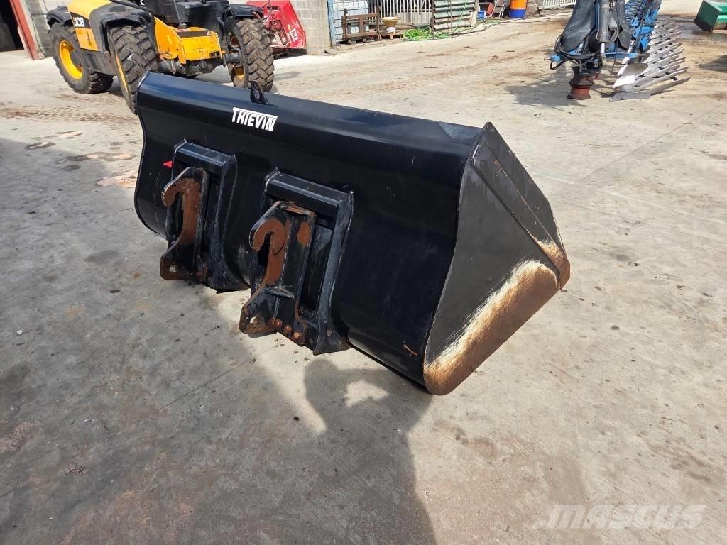 JLG 2450 / 2400 Homlokrakodó tartozékok