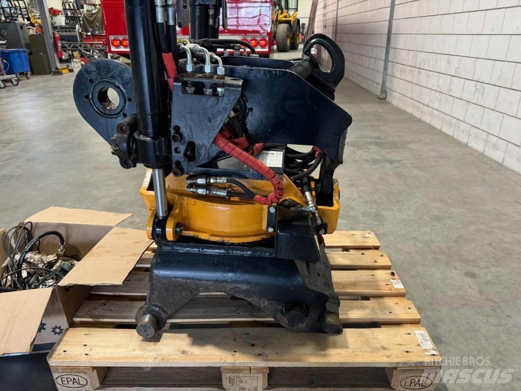 Engcon EC15B-CW30EC Forgatók-Építőipar