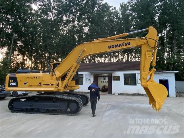Komatsu PC200-8 Lánctalpas kotrók