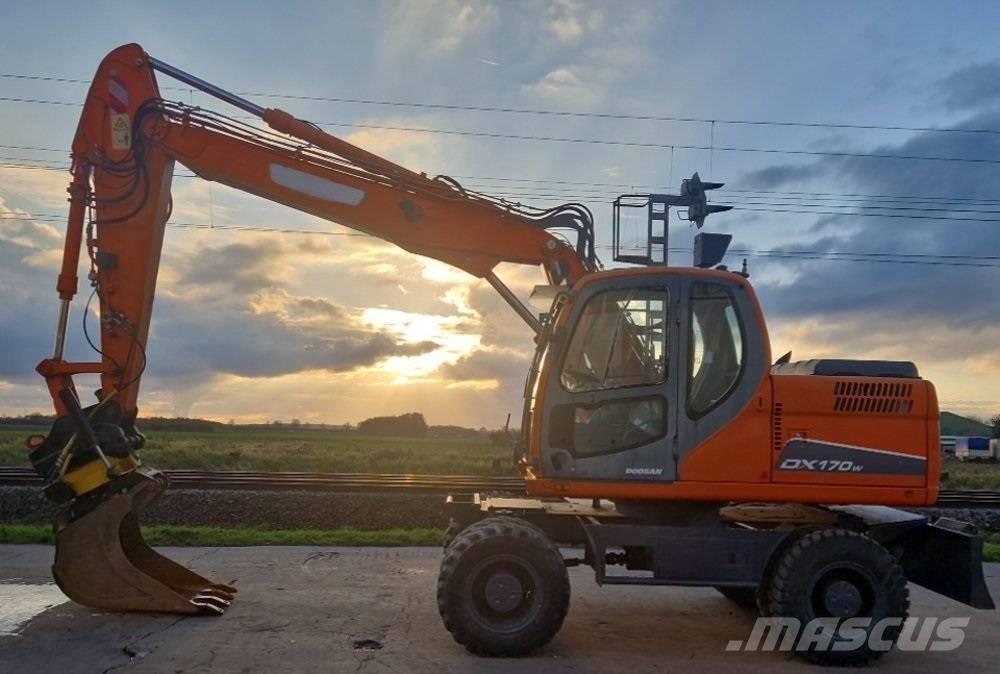 Doosan DX 170 W Gumikerekes kotrók