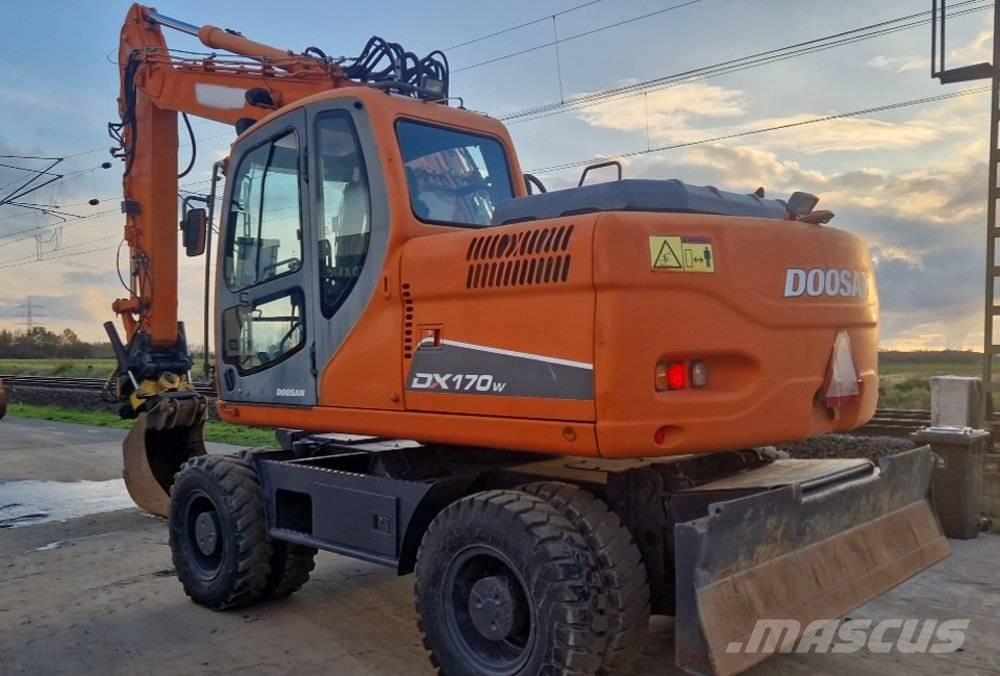 Doosan DX 170 W Gumikerekes kotrók