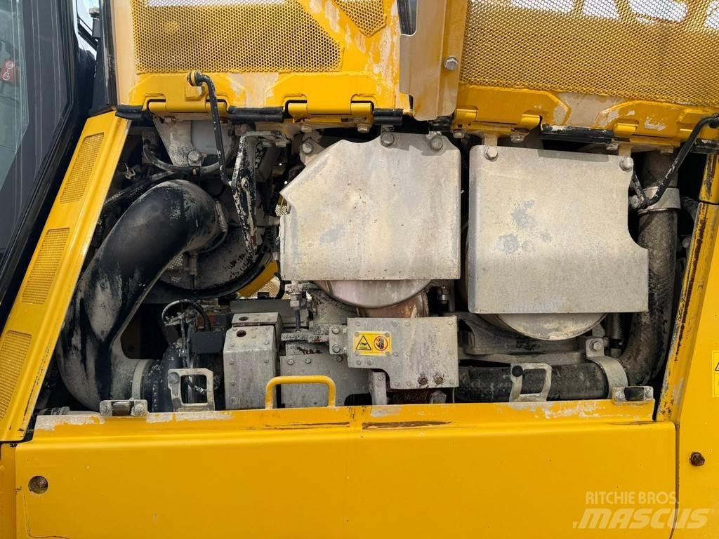 Komatsu D65PXi-18 lánctalpas dózerek