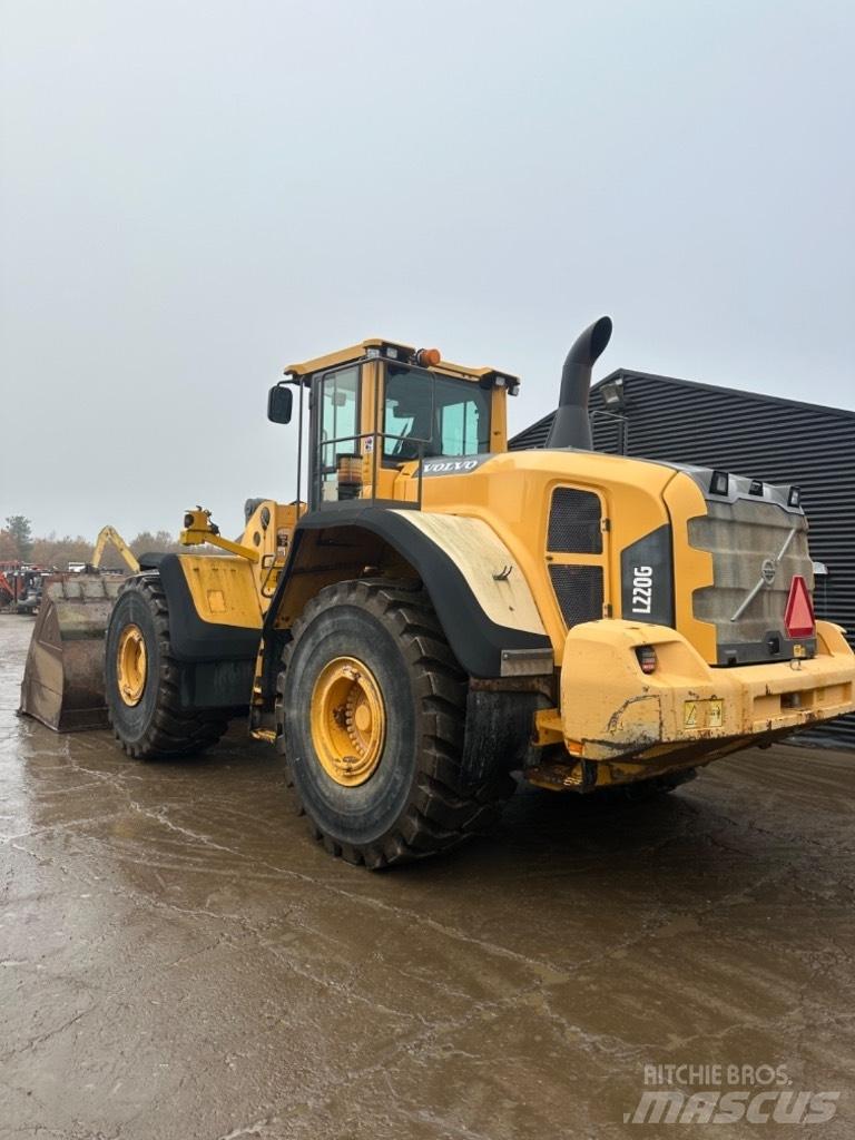Volvo L 220 G Gumikerekes homlokrakodók