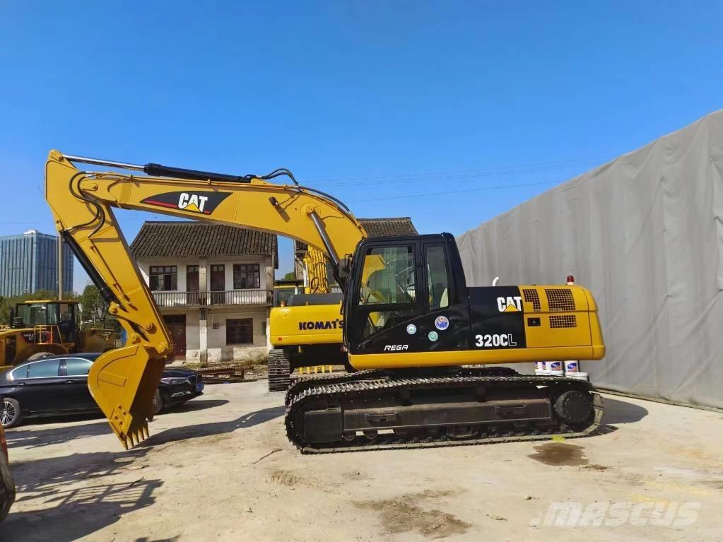 CAT 320 Lánctalpas kotrók