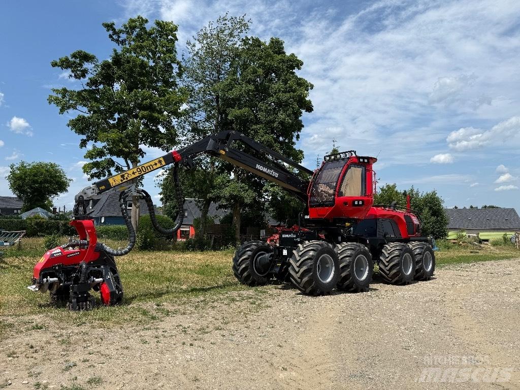 Komatsu 931 XC Betakarítók