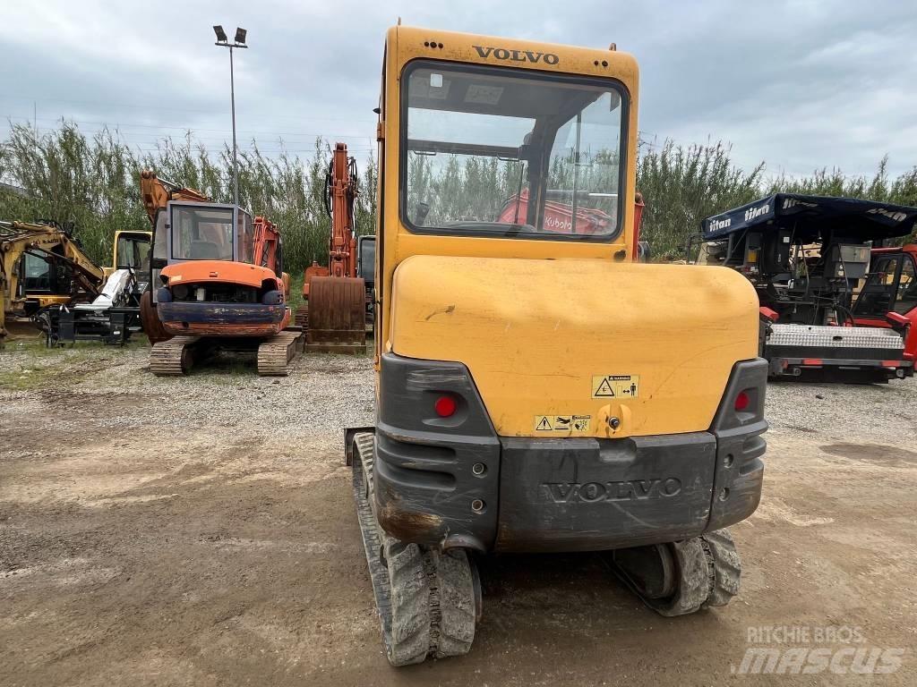 Volvo EC 25 Mini kotrók < 7t