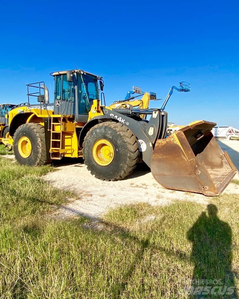 John Deere 844K Gumikerekes homlokrakodók