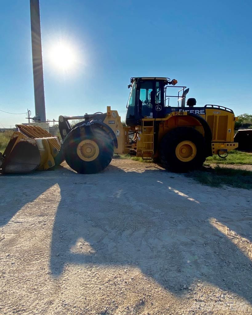 John Deere 844K Gumikerekes homlokrakodók