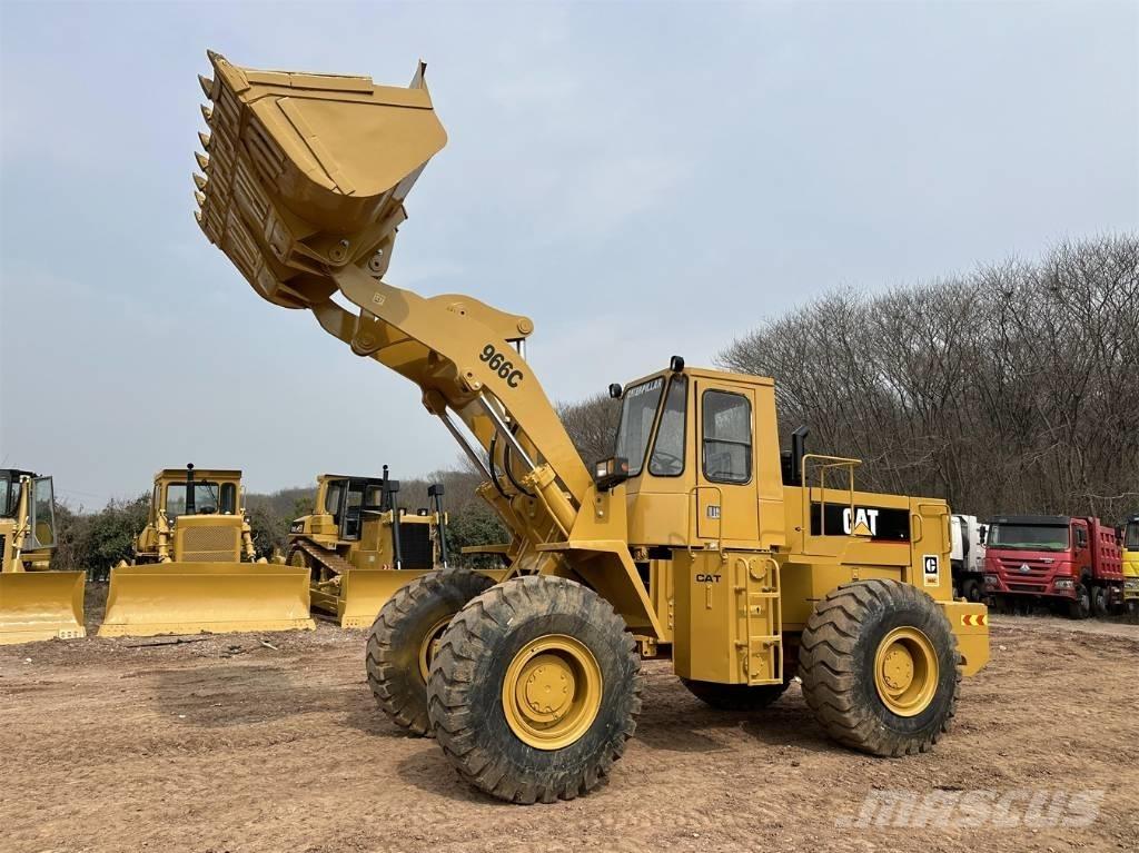 CAT 966C Gumikerekes homlokrakodók