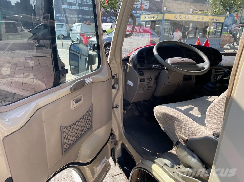 Toyota Coaster Bus Mini buszok