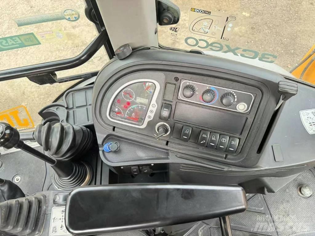 JCB 3 CX Gumikerekes kotrók