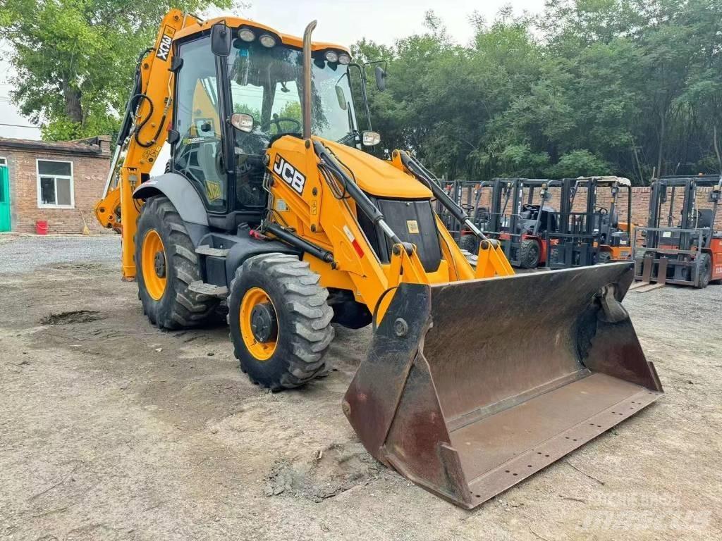 JCB 3 CX Gumikerekes kotrók