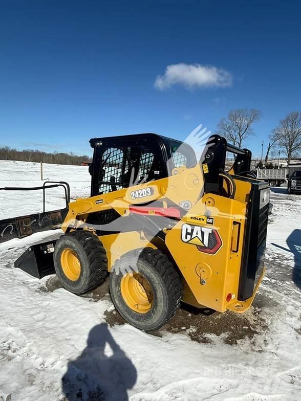 CAT 242D3 Kompaktrakodók