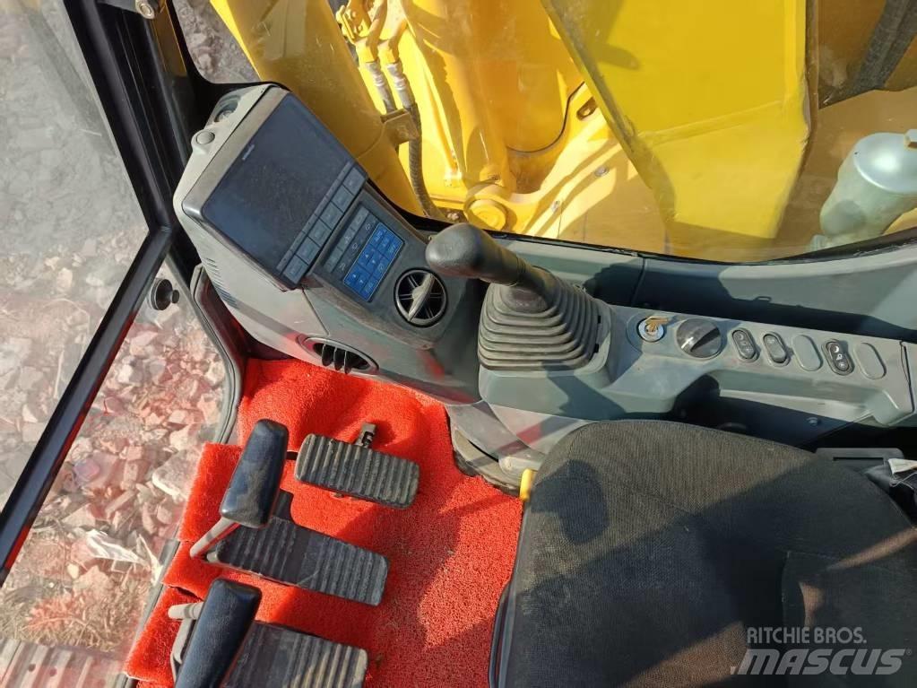 Komatsu PC138US Lánctalpas kotrók