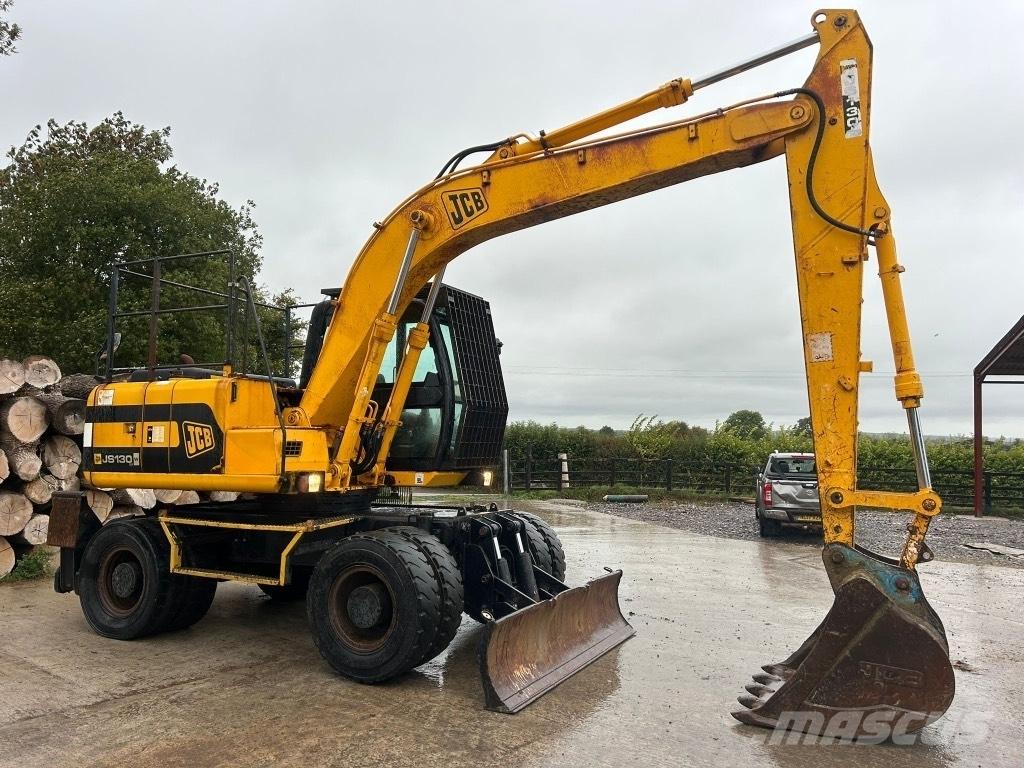 JCB JS 130 W Gumikerekes kotrók